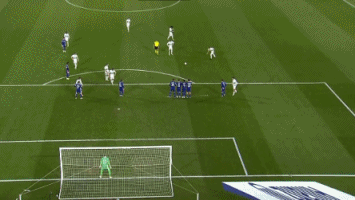 欧联对阵格拉茨风暴，卡拉布里亚打进挑球过人后精彩进球